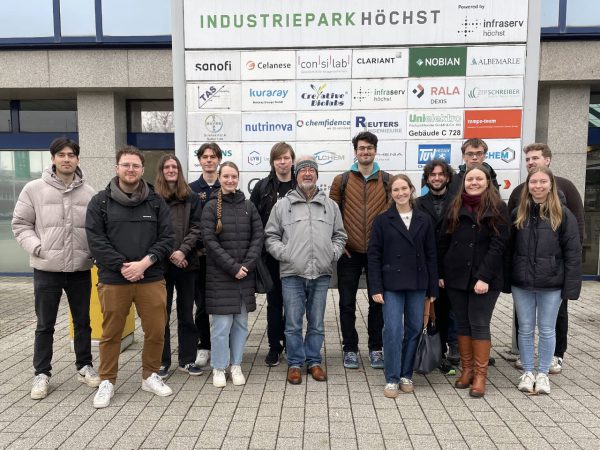 Studierende der Physik bei der Infraserv Höchst